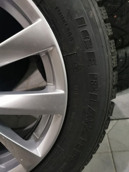 Продам зимнюю резину с дисками
