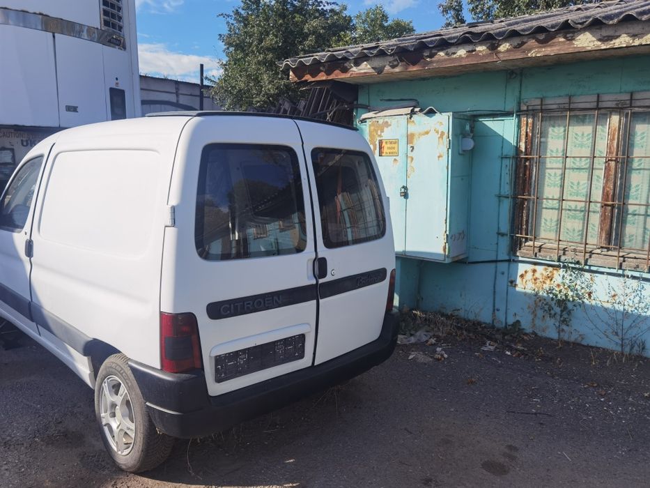 Citroen berlingo двойка  2.0 HDI колата е бракувана всичко на лично