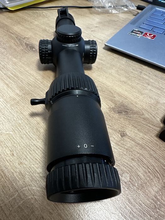 Vand luneta Vortex 1-8x24 iluminata