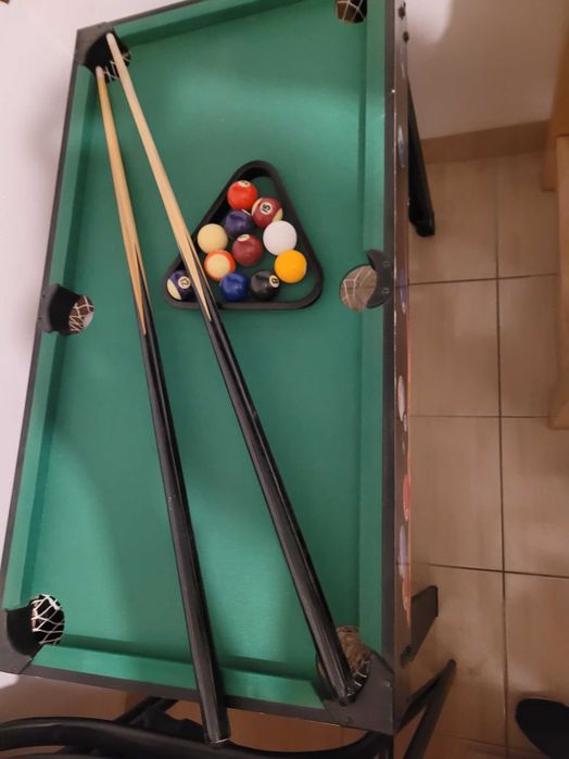 Joc fotbal , biliard ,tenis sah de masă