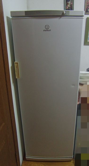 Морозилка  indesit no frost