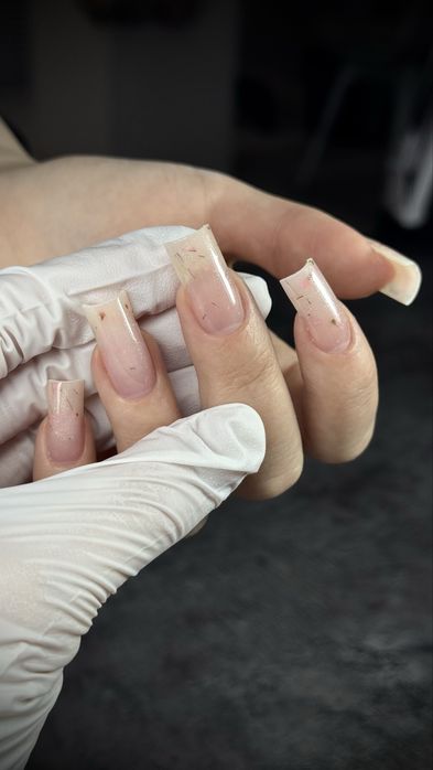 Нужны модели для съемки ногтей