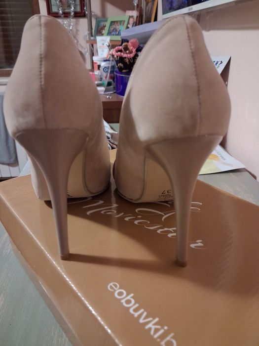 Бежави дамски обувки