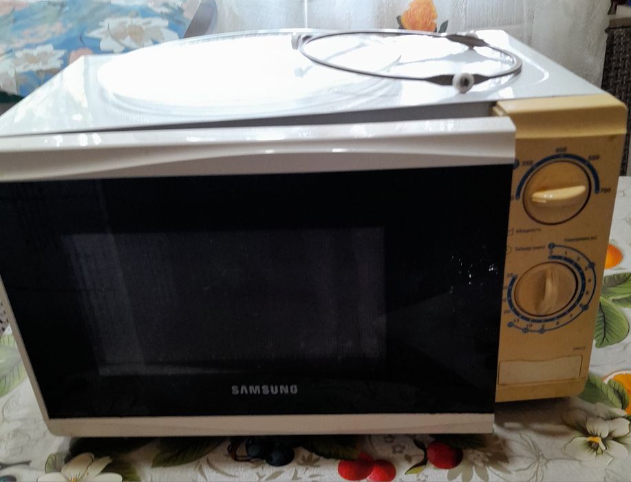 Продам Микроволновка Samsung б/у