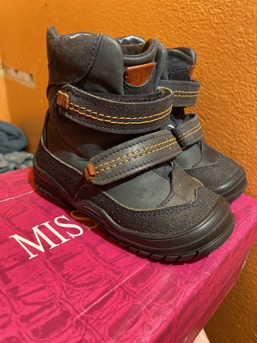 Зимния обувь на мальчика