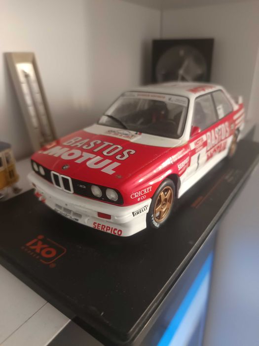 Метална количка 1:18