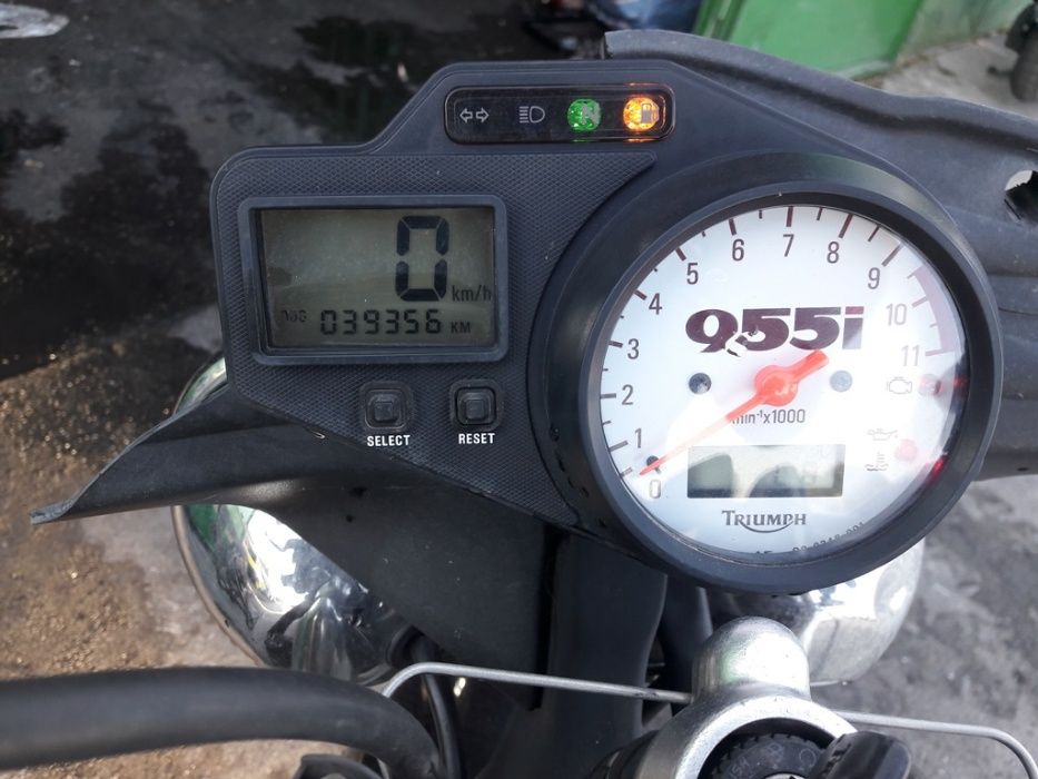 Триумф дайтона (Triumph Street Triple 660i-955i,Daytona 955i,Boneville 900T) на части