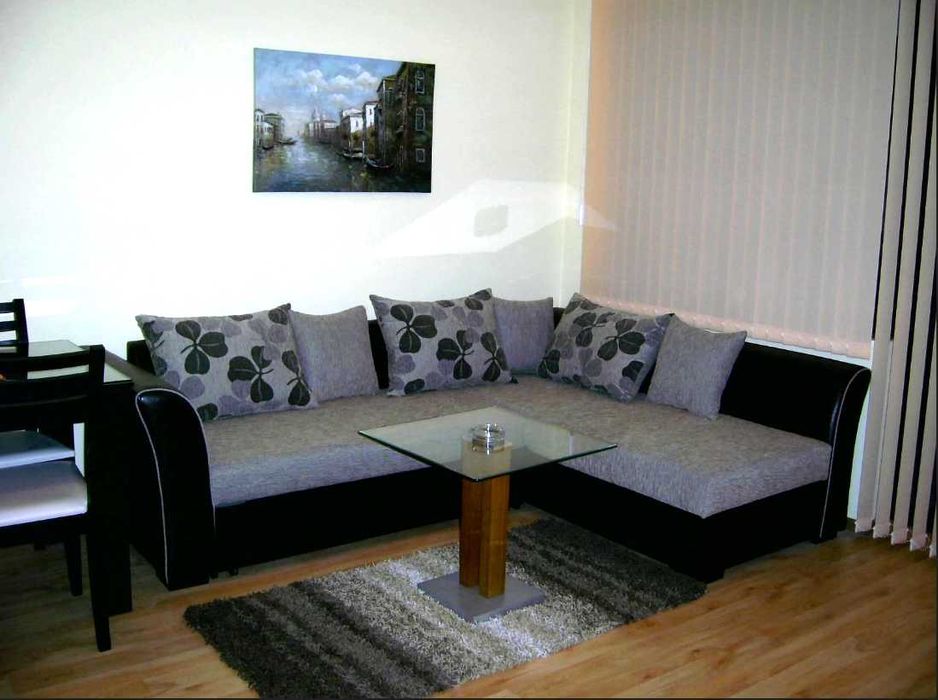 Дава се под наем Двустаен апартамент в Варна, Колхозен пазар - 55 кв.м за 459 € - Снимка #2