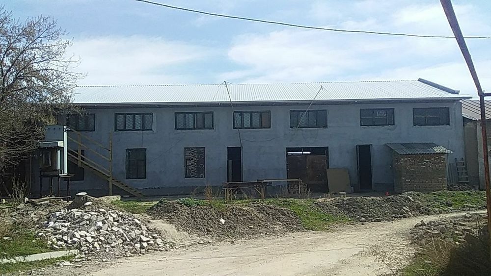 Noturar bino Нотурар бино  Нежилой помещения  продаётся.