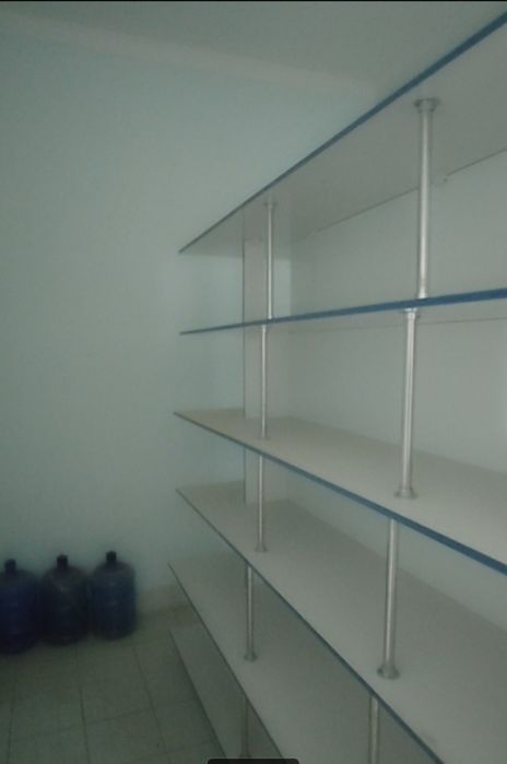 Aptekalar uchun mebel