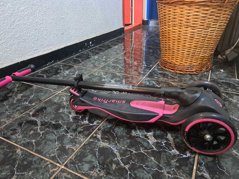 Уникална Тротинетка сгъваема светещи колела Smart Trike