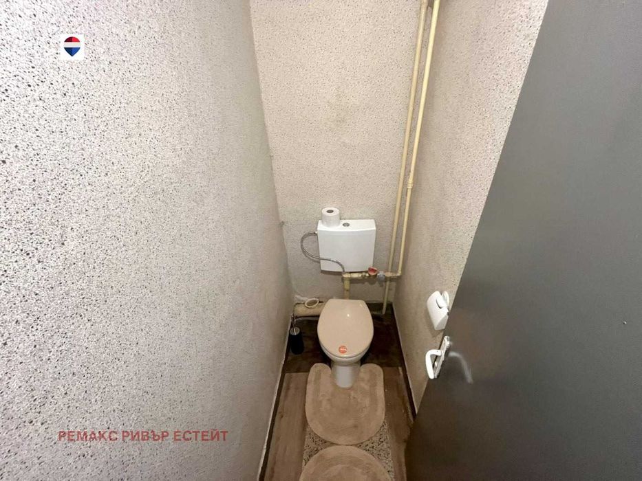 Продава се Тристаен апартамент в Русе, Родина 1 - 89 кв.м за 768 €/кв.м - Снимка #15