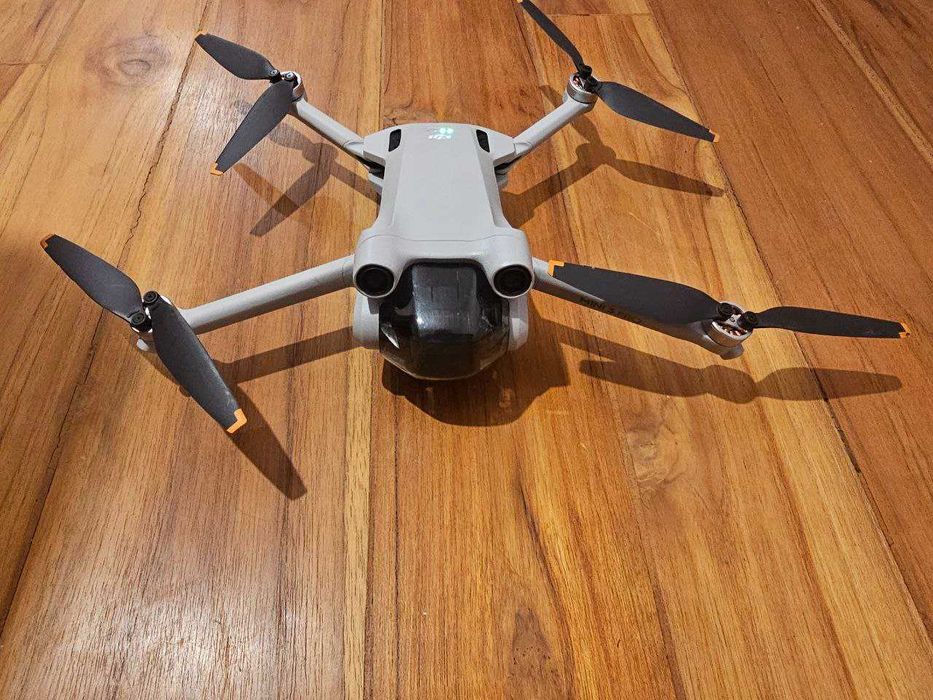 Дрон DJI Mini 3 pro с дистанционно с екран