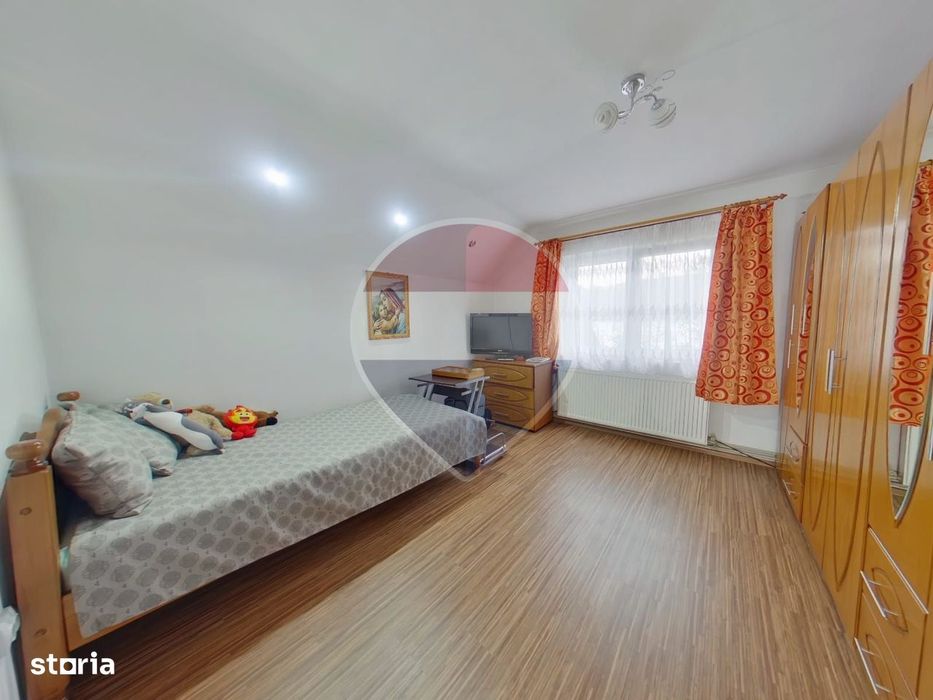 Casă / Vilă cu 4 camere de vânzare
