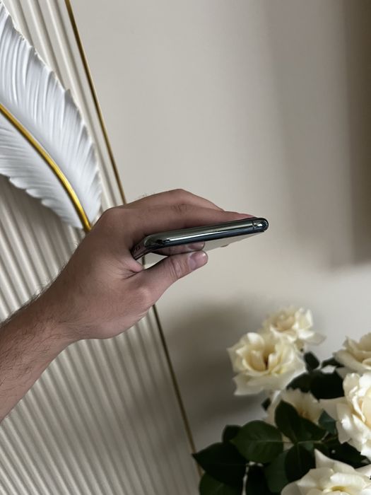 Продам IPhone 11 pro max 64gb