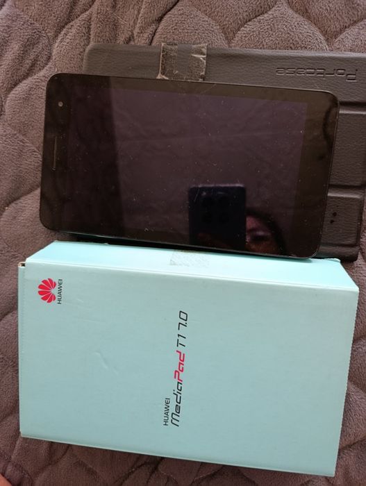 Планшет рабочий Huawei продам.