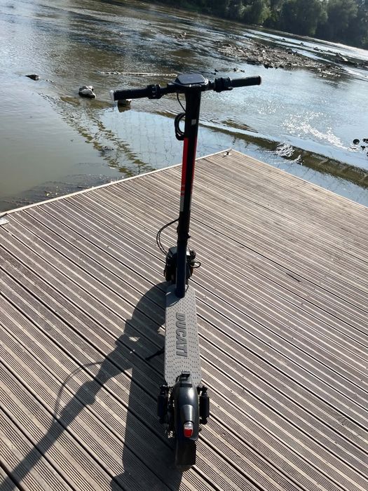 Vând trotineta electrica ducati