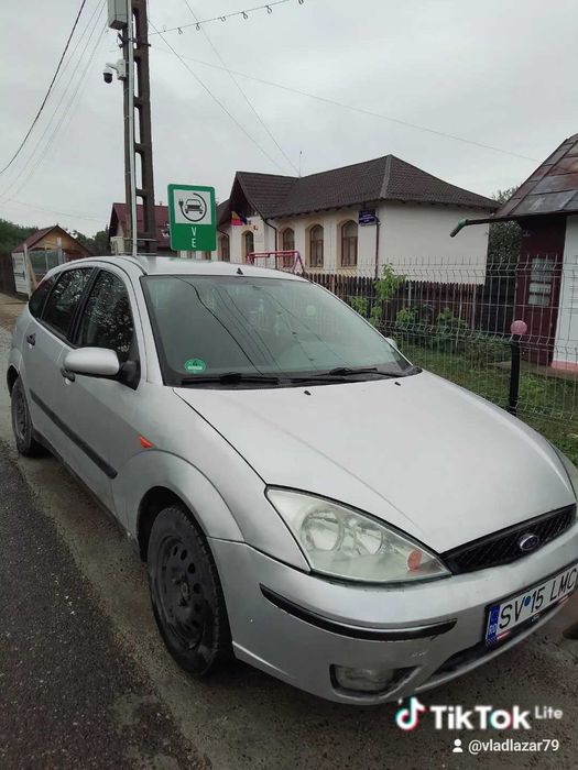 Vând Ford focus 1
