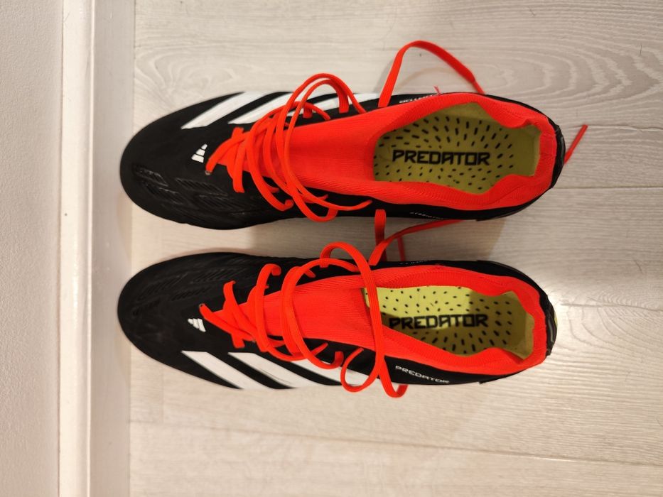 Ghete fotbal adidas predator mărimea 46