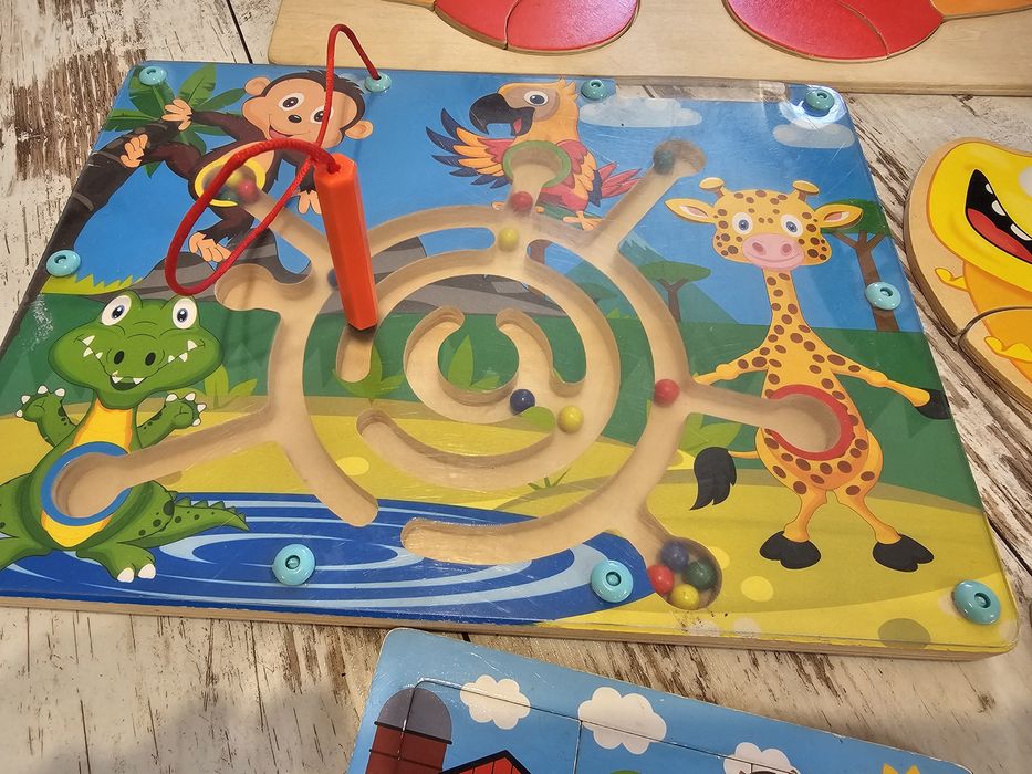 Дървени играчки и пъзели