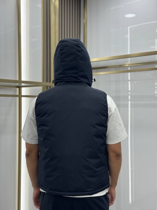 Безрукавка новая, 52 размер