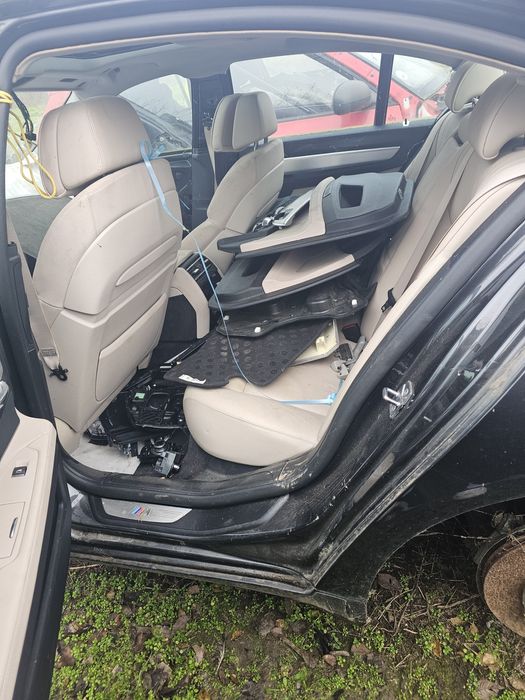 Vand cutie  bmw F01 .  cutie Dsg .