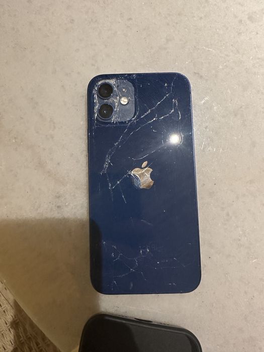 Айфон  12 обычный