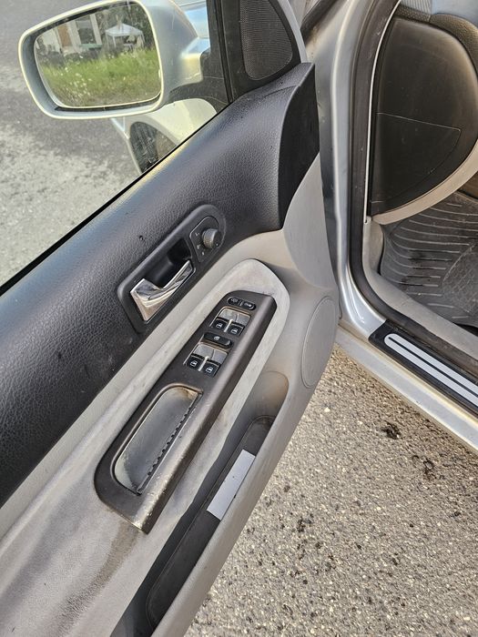 VOLKSWAGEN Bora 2004 — imagine 5