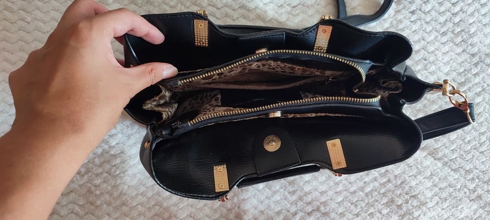 Черна дамска чанта