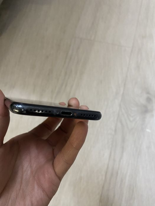 iPhone 7 32GB продам