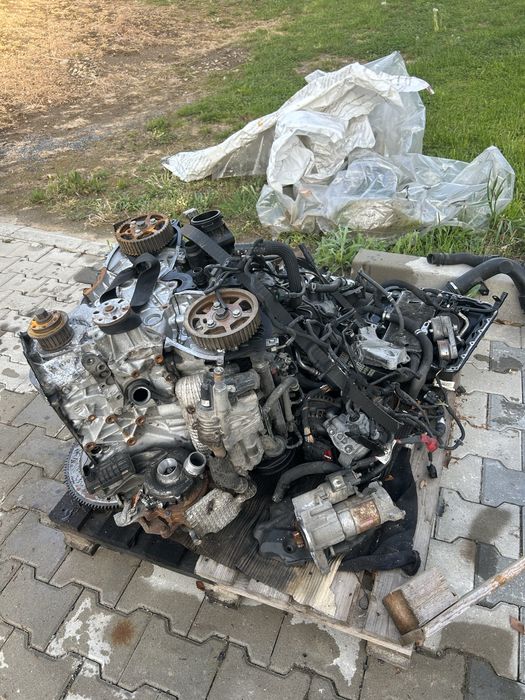 Vând motor DEFECT Range Rover Sport 2011, cod motor 306DT, 3.0 diesel, 278 CP