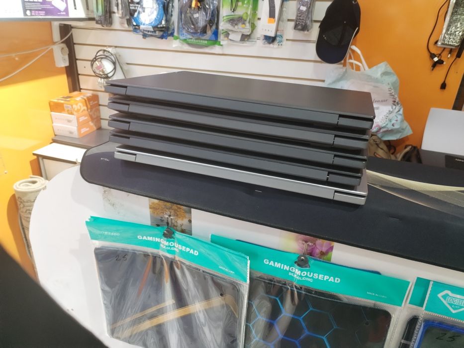 Noutbuklar sotiladi Lenovo
