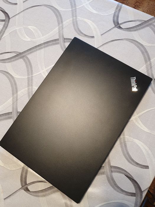 Lenovo Thinkpad E580,Ecran15"FHD,Cpu i5,Ram16gbDDR4, SSD256,Windows 11