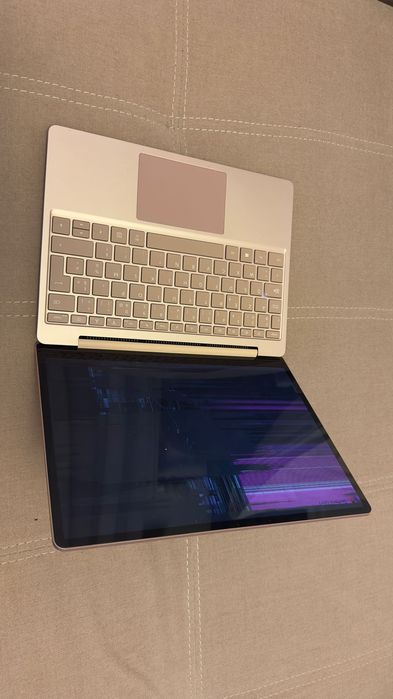 Laptop ultraportabil Microsoft Surface Go, 12.4"  model 1943