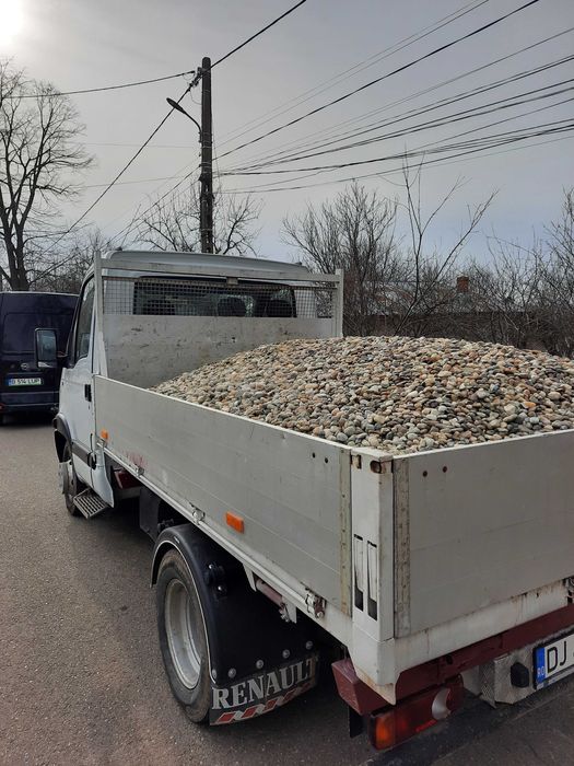 Piatra, nisip, balastru, beton semiumed