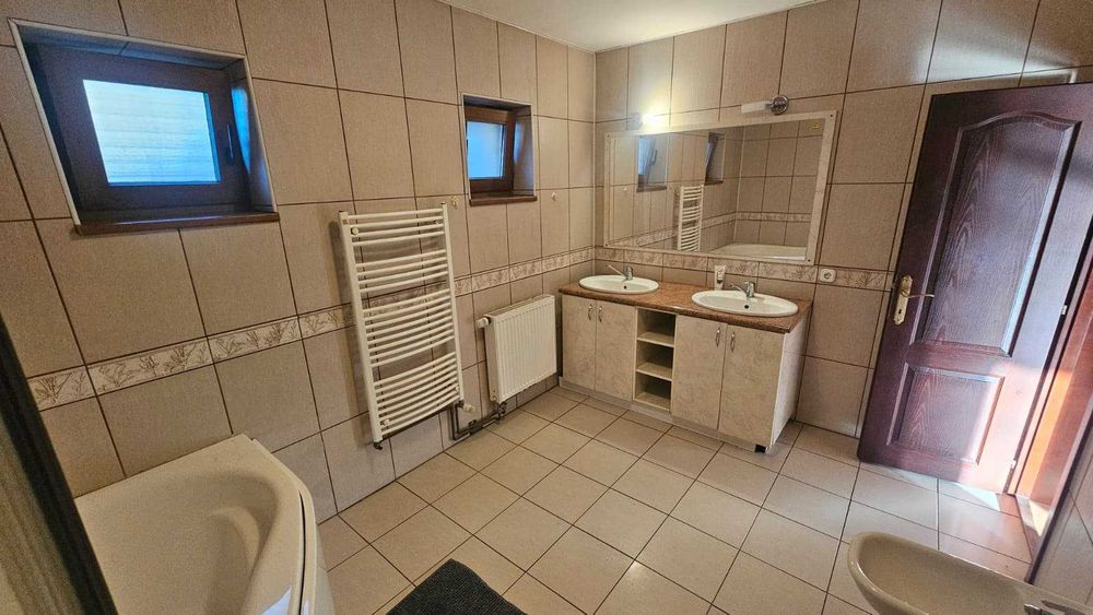 Casă de închiriat – 350 mp  Mediaș str. Cristalului