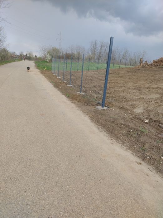 Garduri din sipca metalica si plasa bordurata