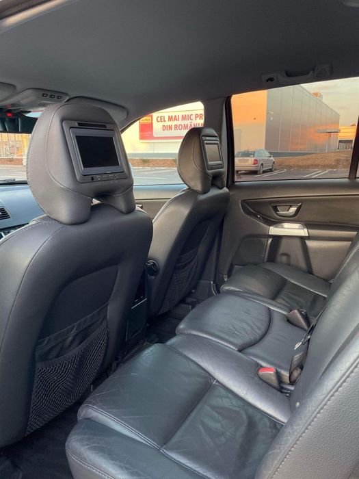 Vând Volvo XC90 163 CP