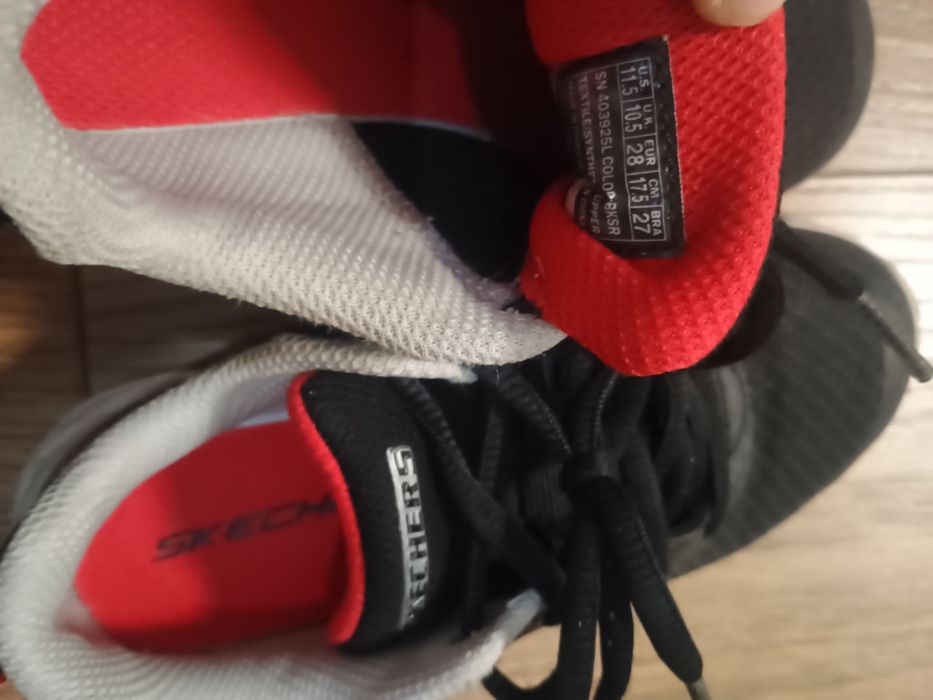Skechers mărimea 28