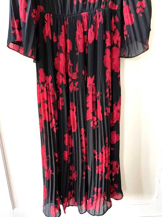 Плисирана дамска рокля Н&М