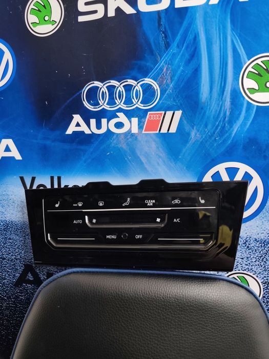 Panou Climatronic Digital + Ramă Piano Black VW Passat B8 / Arteon