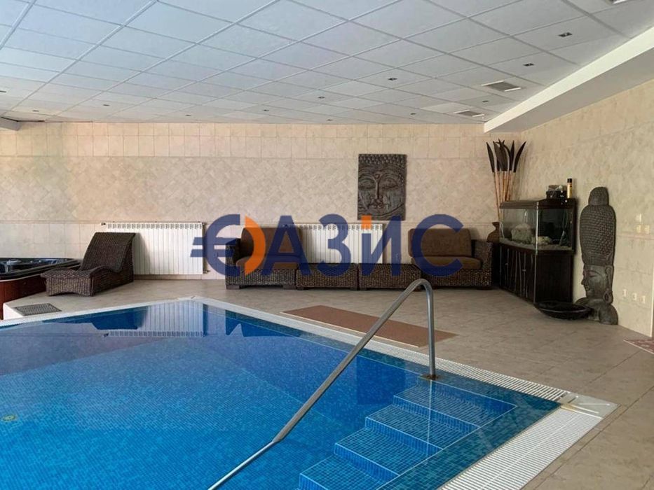 Продава се Къща в Варна, Младост 1 - 1900 кв.м за 470 €/кв.м - Снимка #12