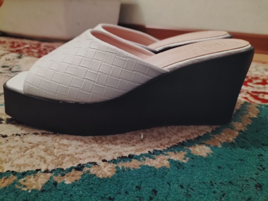 Летние шлепанцы летние