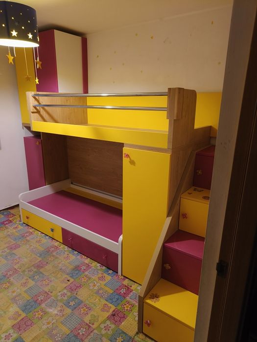 Închiriez apartament cu 3 camere - zona Tomis Nord