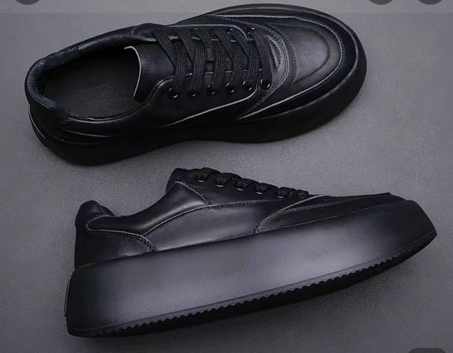 Продам кроссовки кожаные