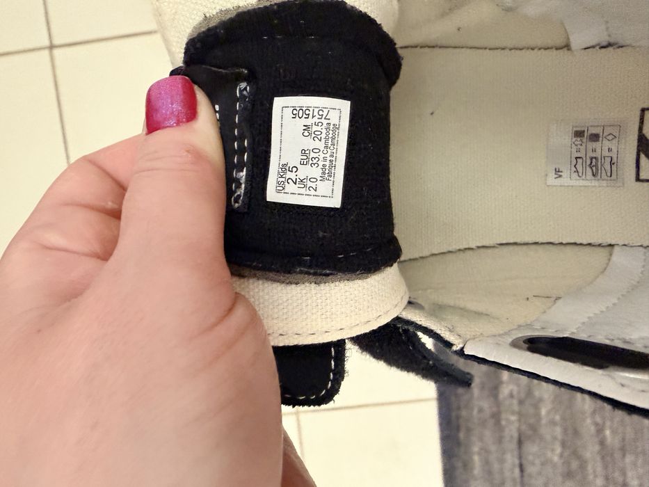 Vans nr 33 din piele intoarsa negri