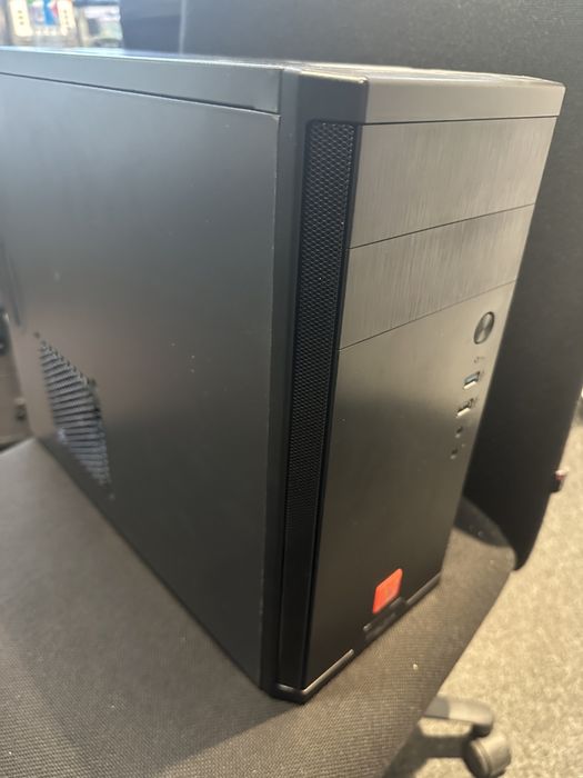 Настолно PC компютър