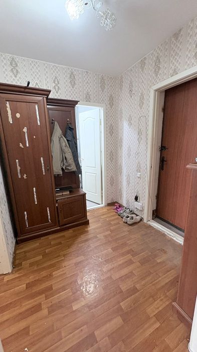 1 ком продается на Жана Орде