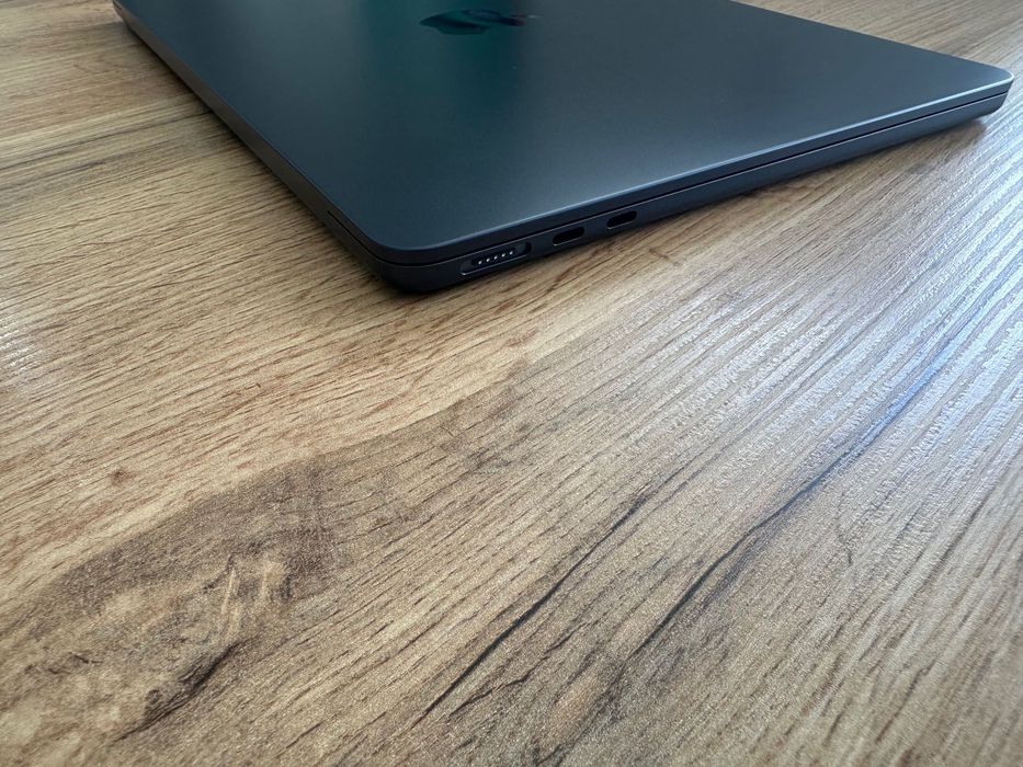 MacBook Air 13" M4 Chip 10-CPU, 8-GPU, 16GB RAM, 256GB SSD В ГАРАНЦИЯ