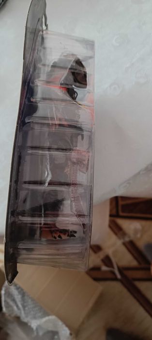 Продавам фигури от филм